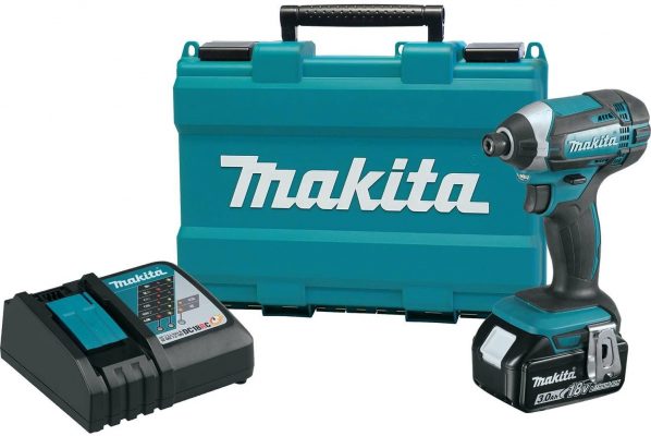 Makita XDT111 Cordless Impact Driver Kit