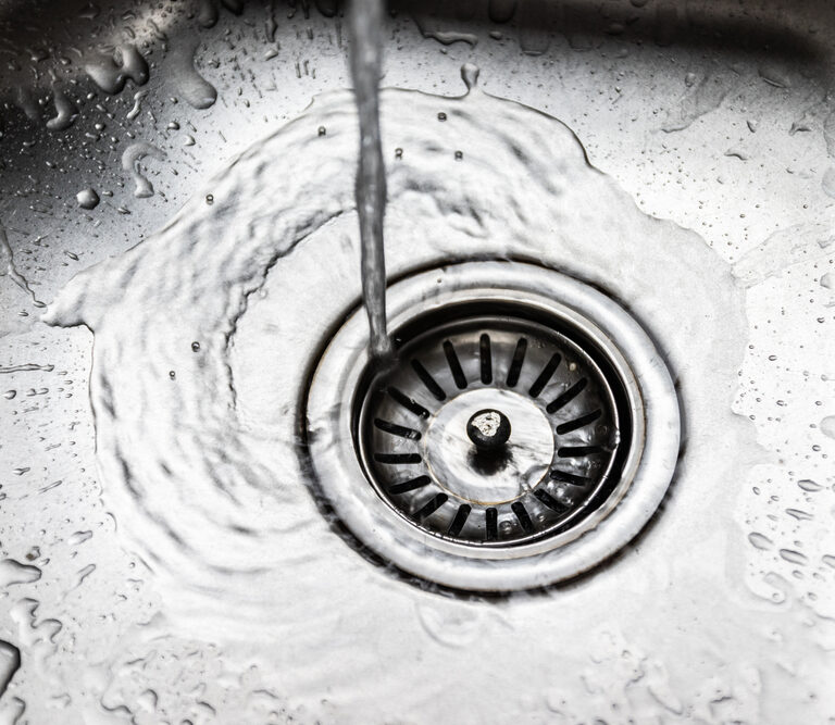 How to Clean a Stainless Steel Sink – Complete Guide