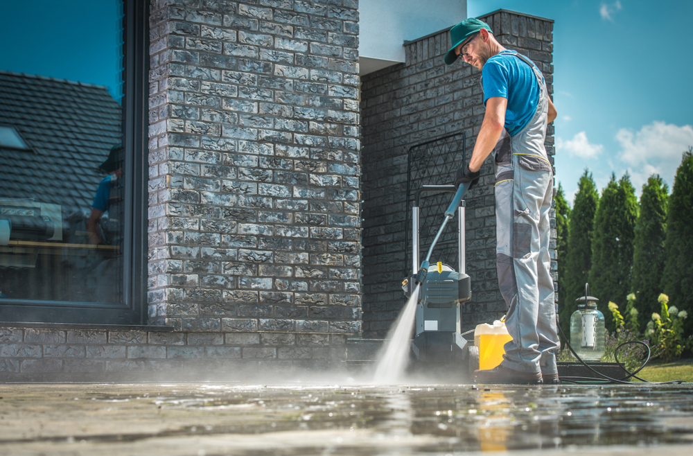 cleaning bricks at home